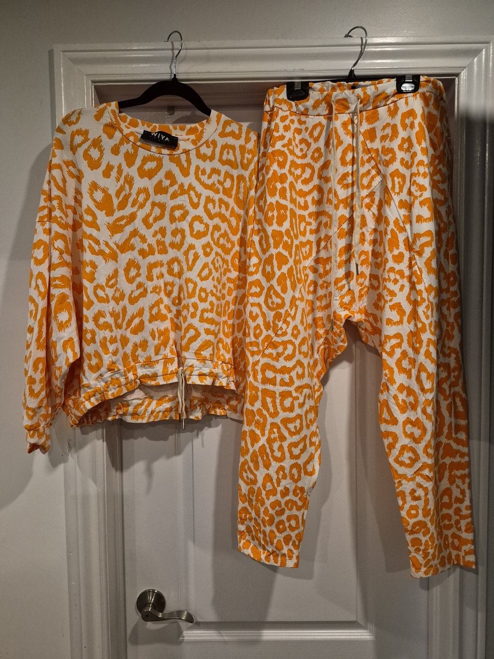 VIVAYOU Orange & White Leopard Print Lounge Set